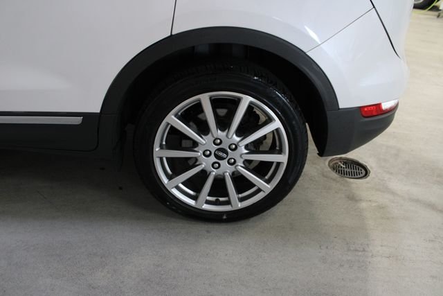 Used 2019 White Lincoln Reserve image 37