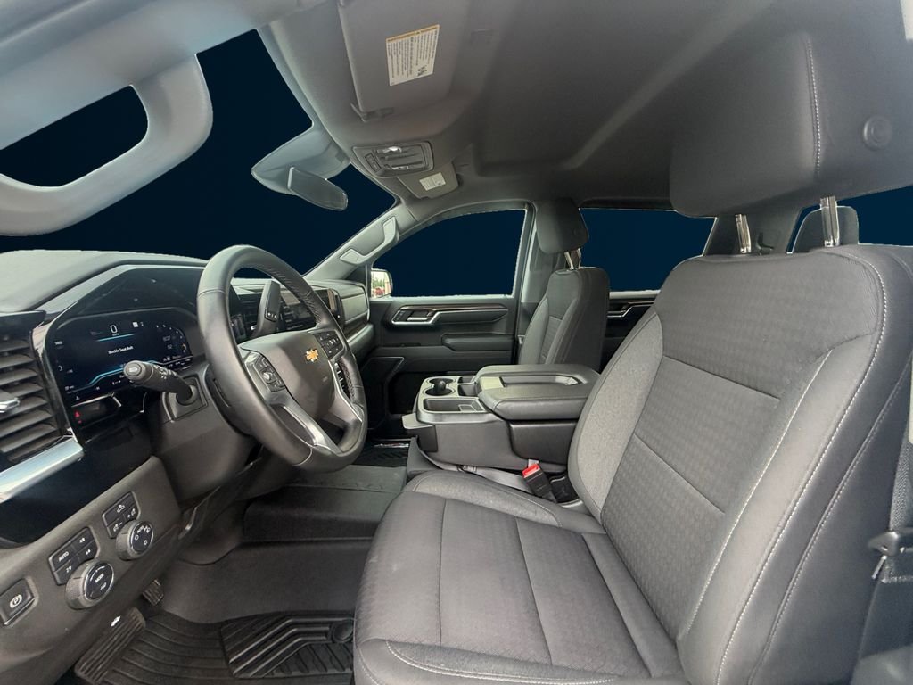 Used 2023 White Chevrolet LT image 10