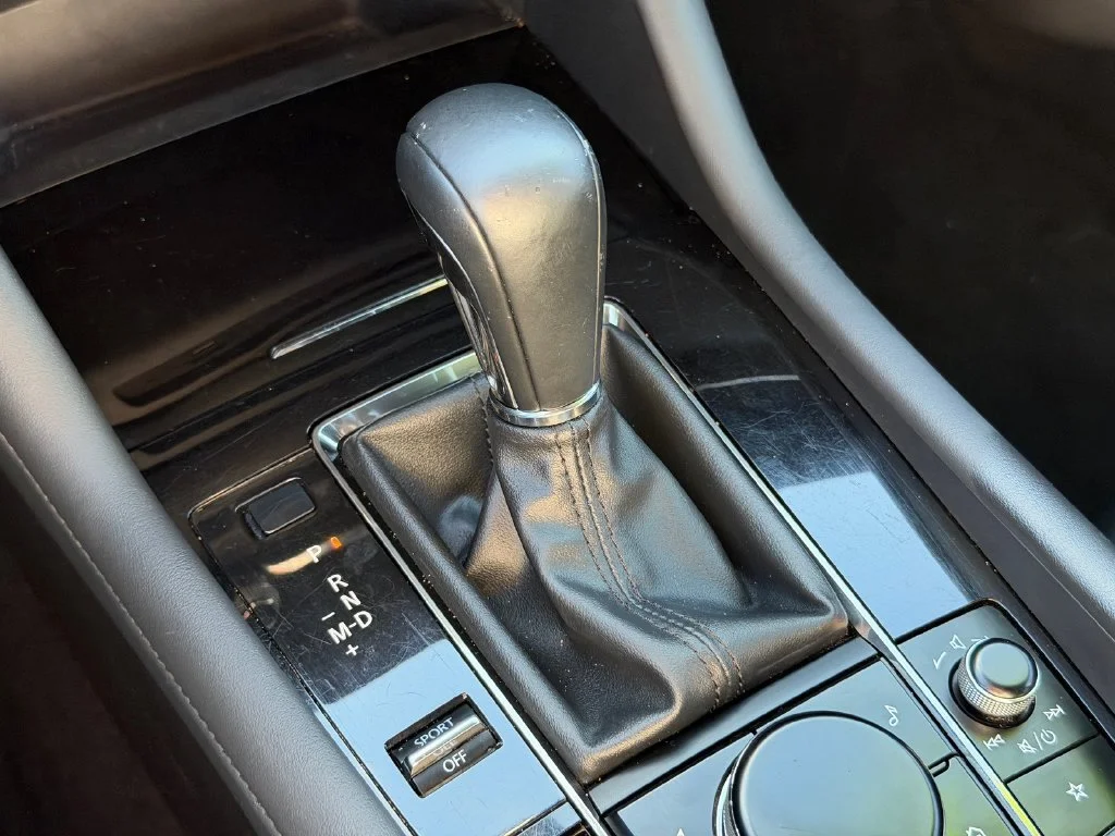 Used 2019 White Mazda Preferred image 26