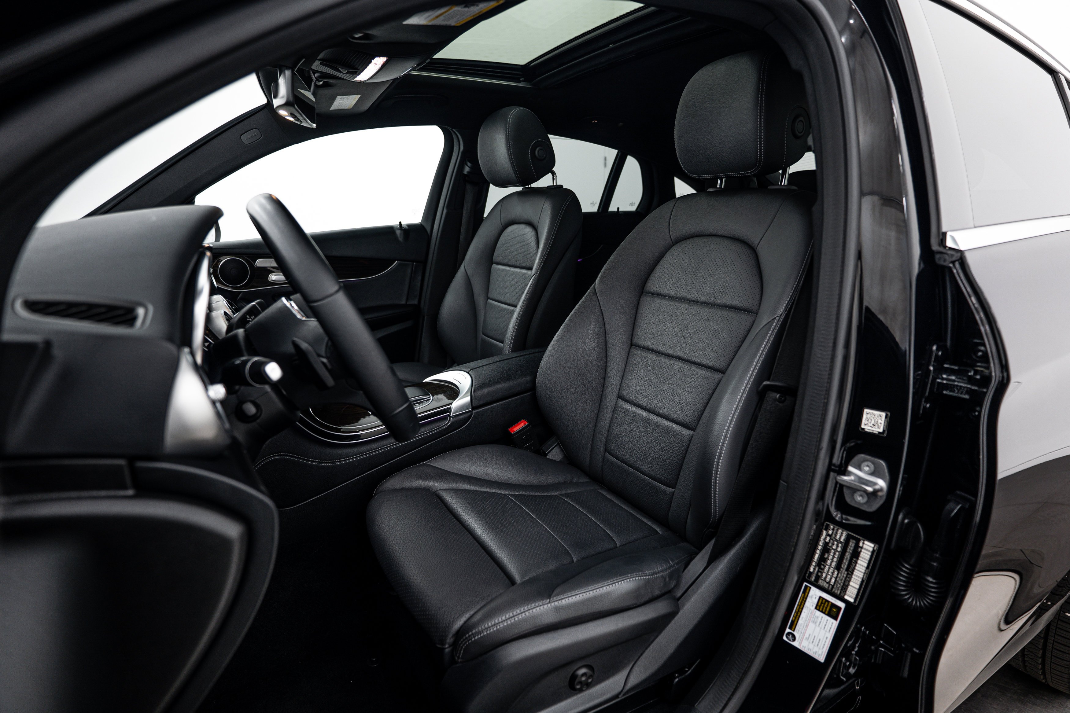 Used 2020 Black Mercedes-Benz GLC 300 image 14