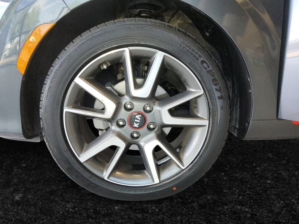 Used 2020 Gray Kia GT-Line image 27