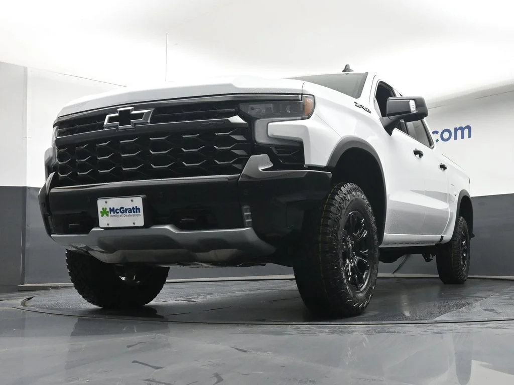 New 2026 White Chevrolet ZR2 image 7