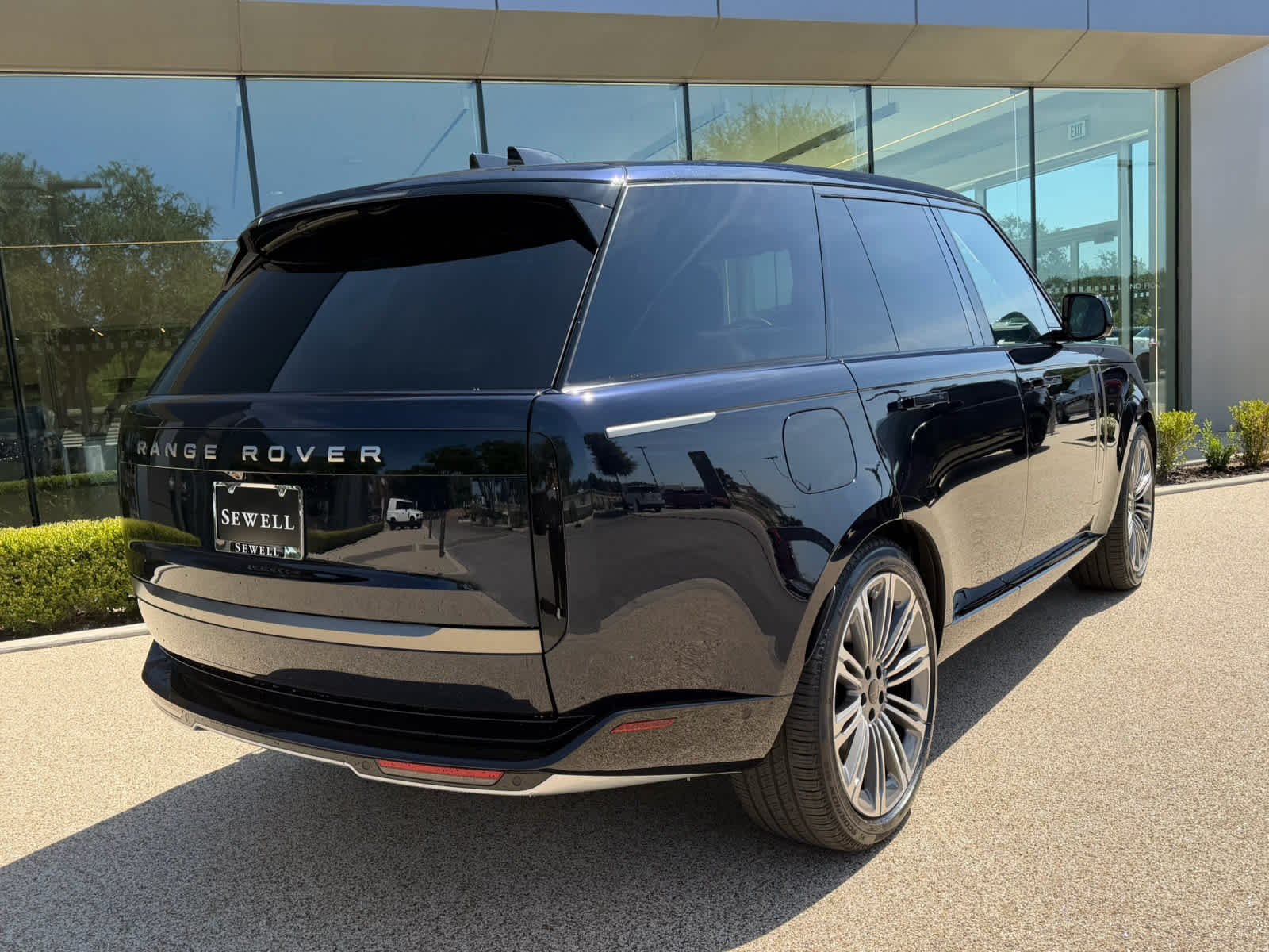 New 2026 Constellation Blue Ultra Metallic Gloss Land Rover Autobiography image 5