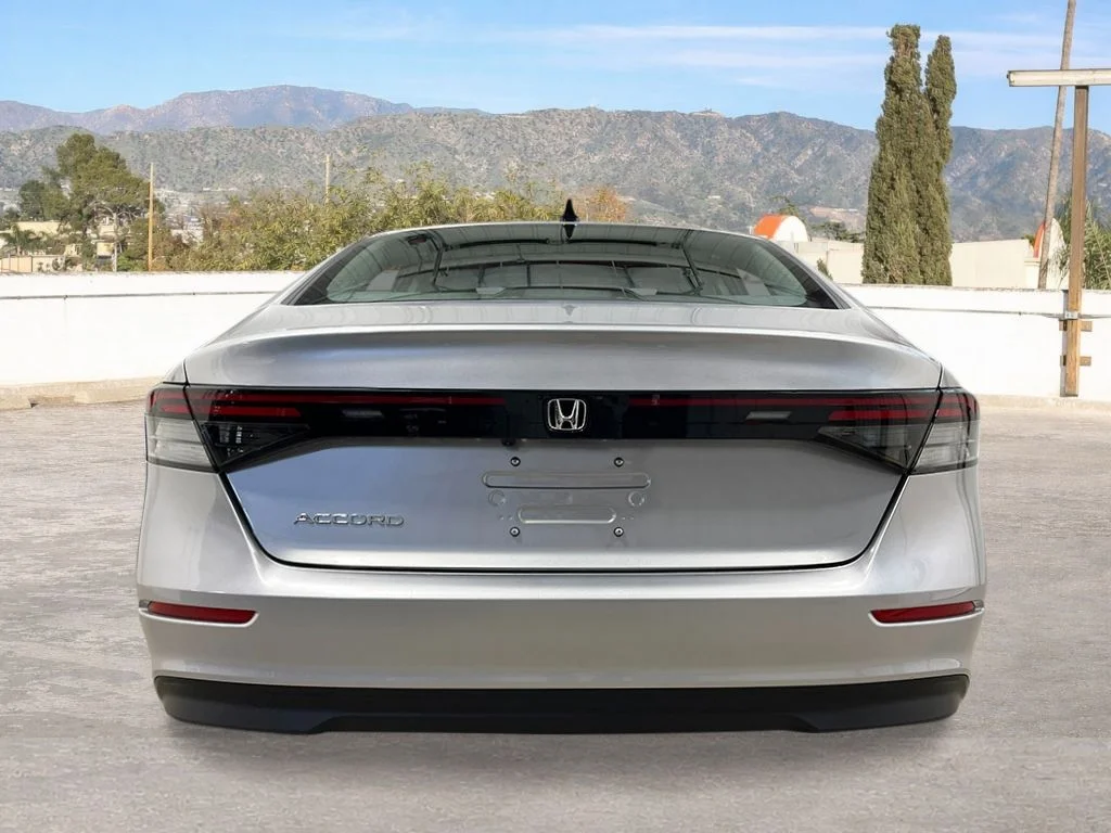 New 2026 Solar Silver Metallic Honda SE image 4