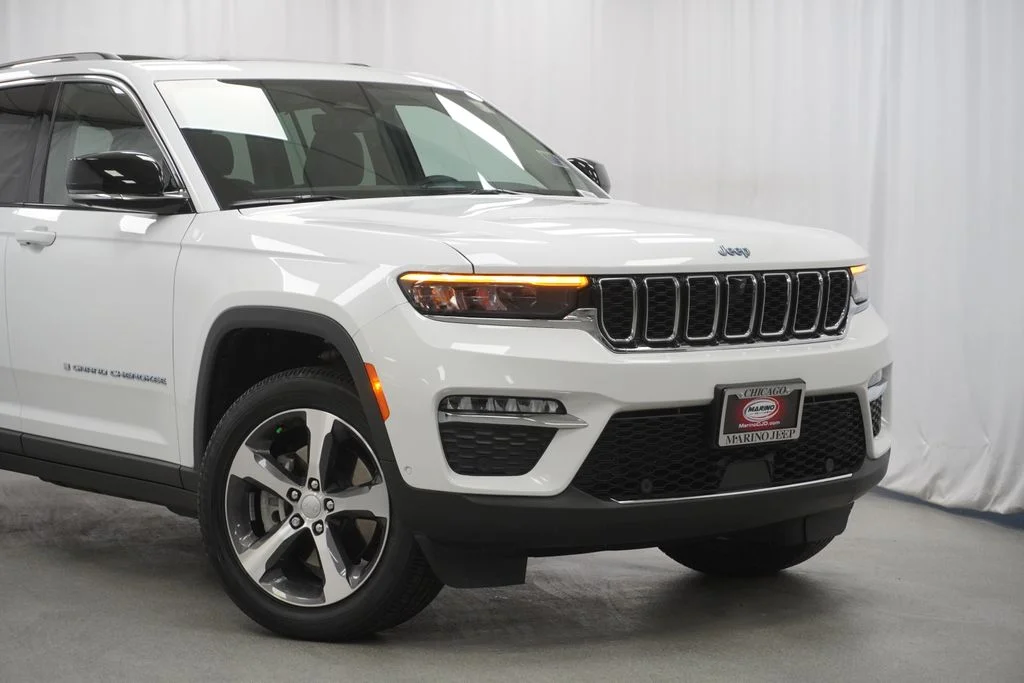 Used 2022 White Jeep 4xe image 4