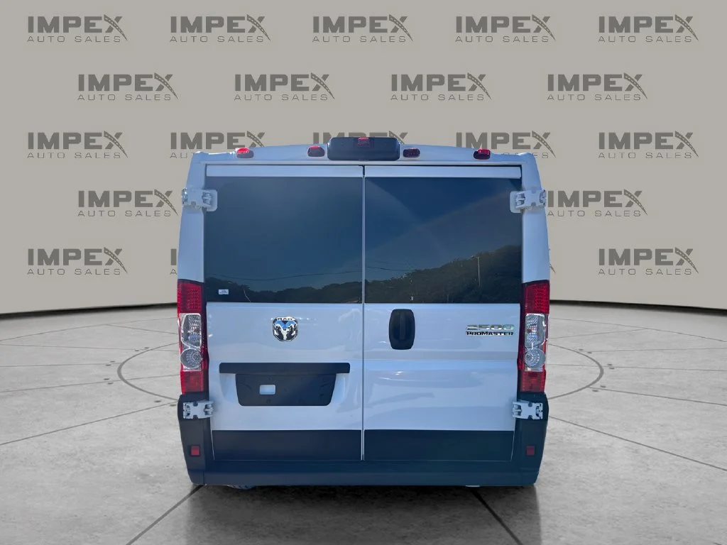 Used 2025 White Ram Base image 4