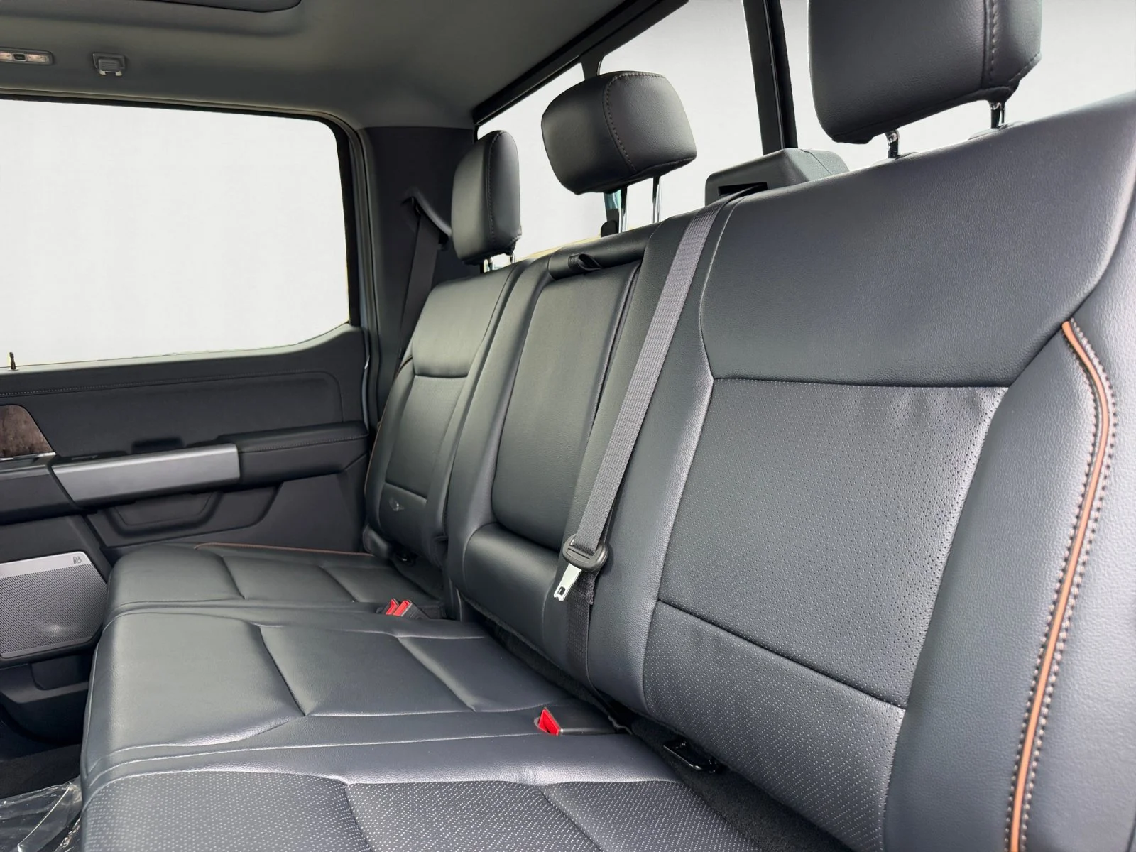 New 2026 Glacier Gray Metallic Tri-Coat Ford LARIAT image 13