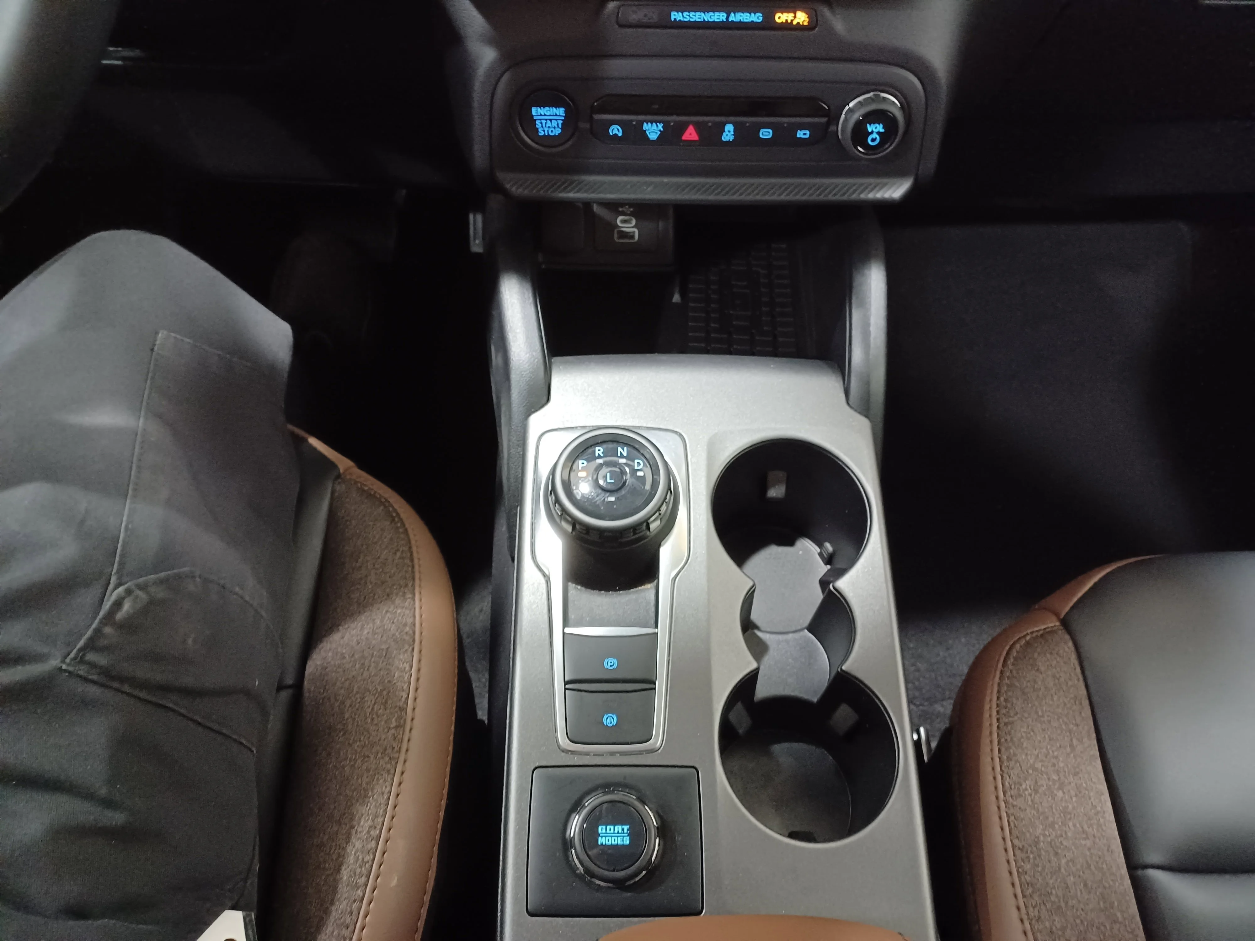 Certified Used 2025 Oxford White Ford Outer Banks 4x4*Adaptive Cruise | Remote Start | Htd Leather | Htd Wheel | Lane Keep Assist image 17
