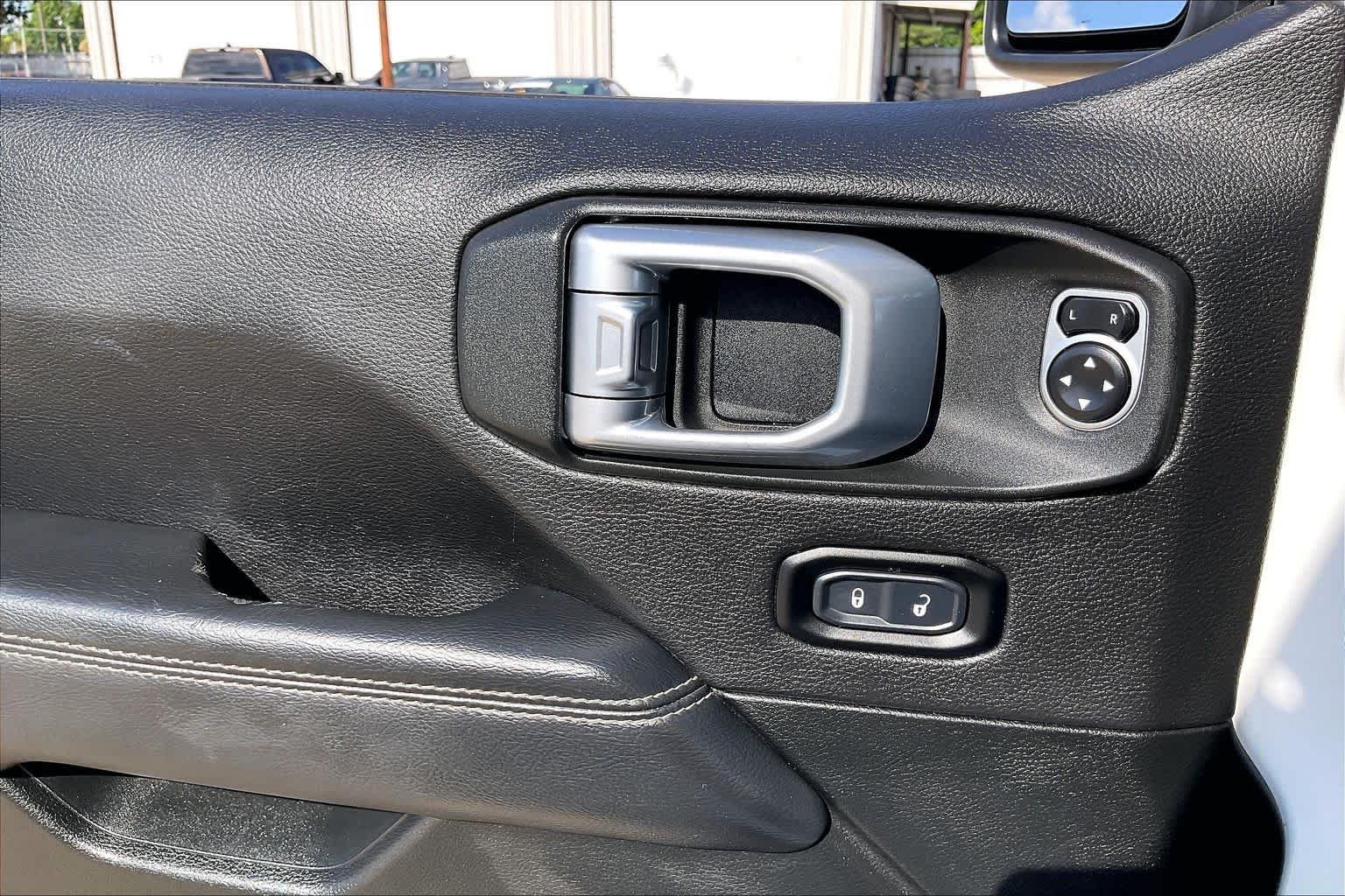 Used 2020 Bright White Clear Coat Jeep Overland image 31