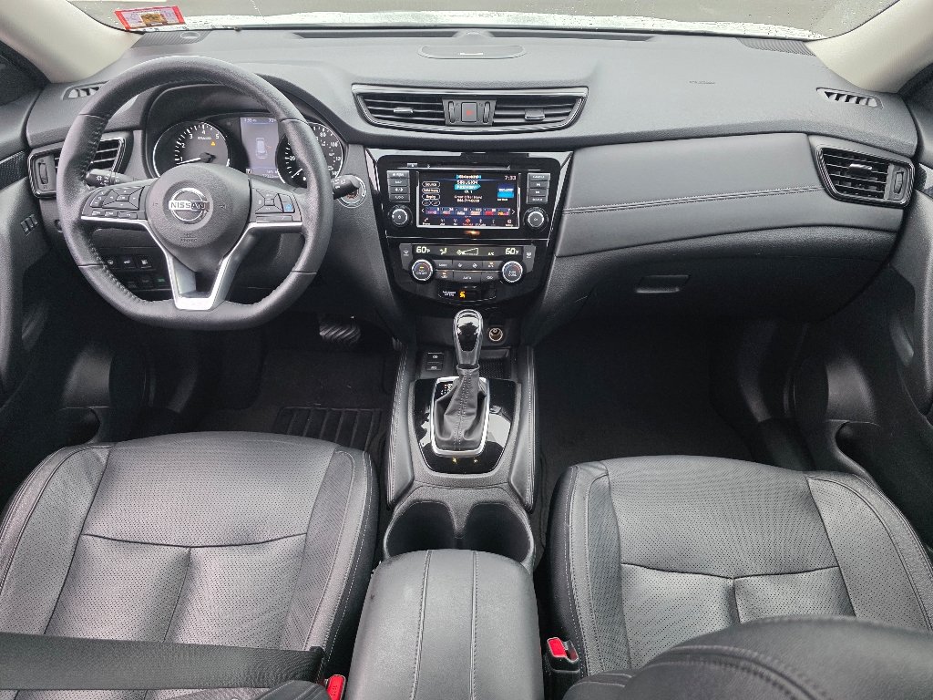 Used 2019 Pearl White Tricoat Nissan SL image 2
