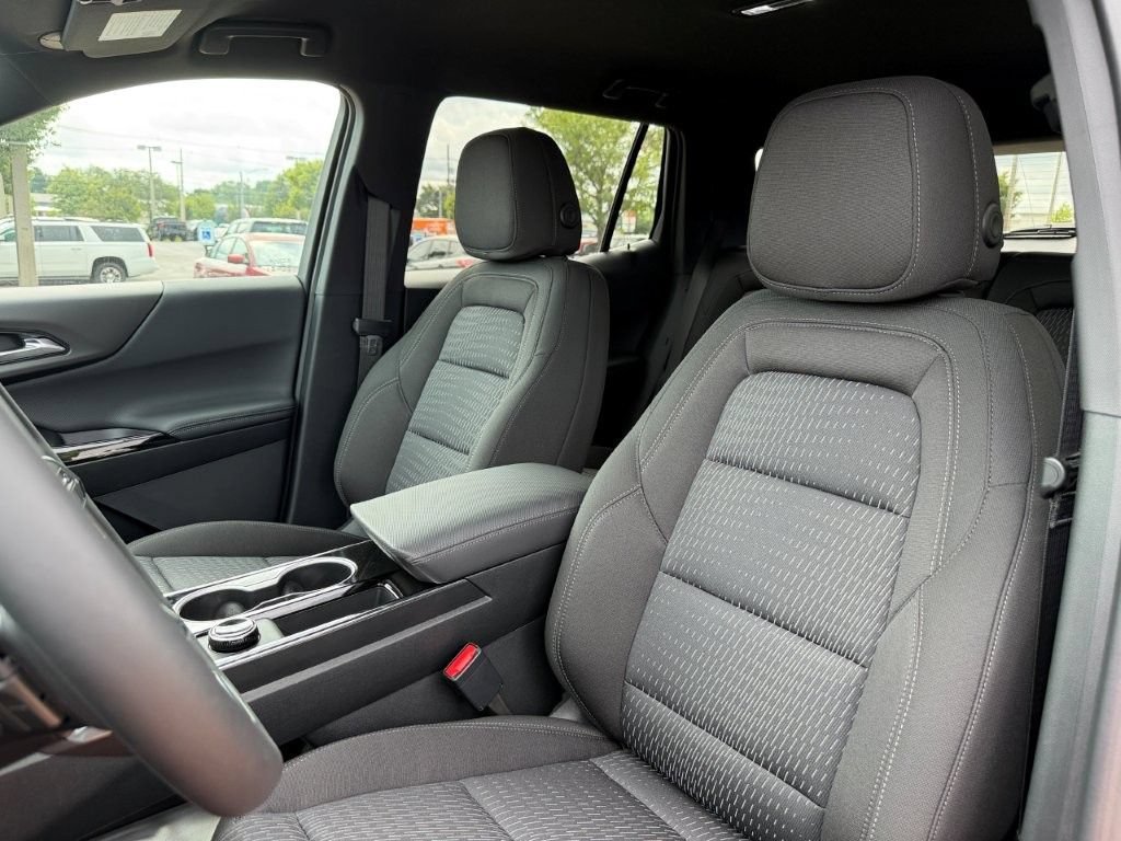 2027 Chevrolet Equinox LT - Photo 11