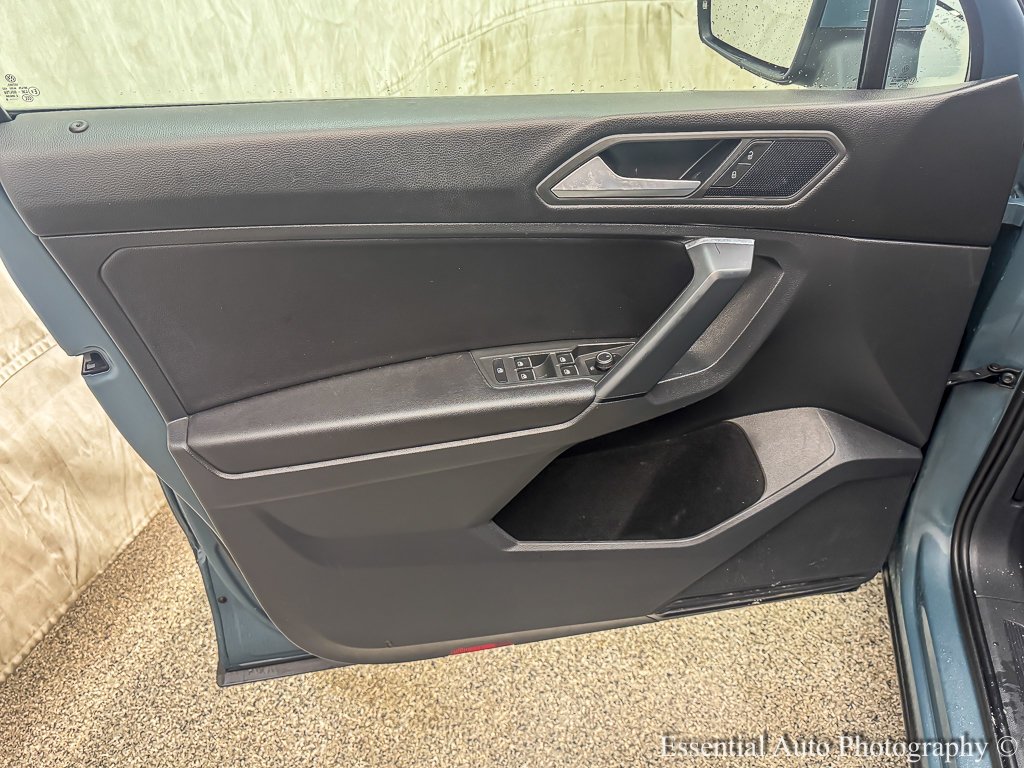 Certified Used 2019 Blue Metallic Volkswagen 2.0T SE image 20