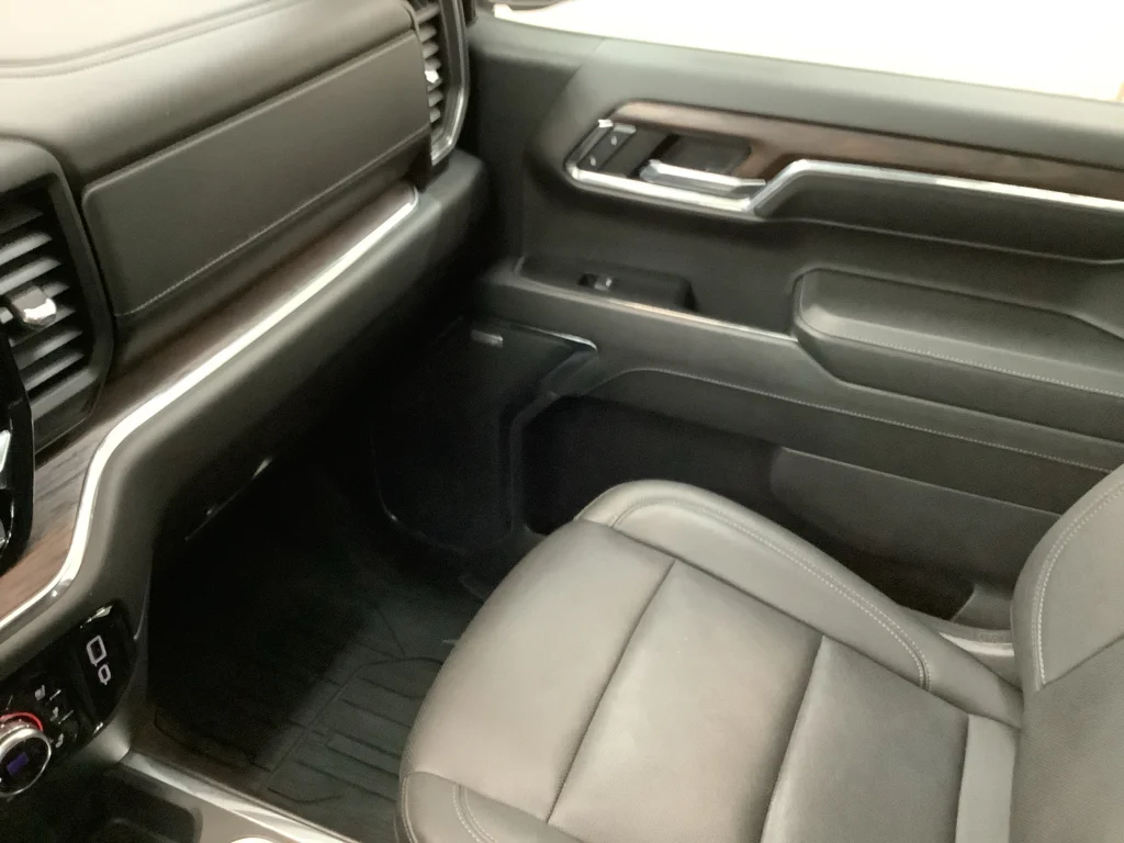 Used 2024 Sterling Metallic GMC SLT image 23