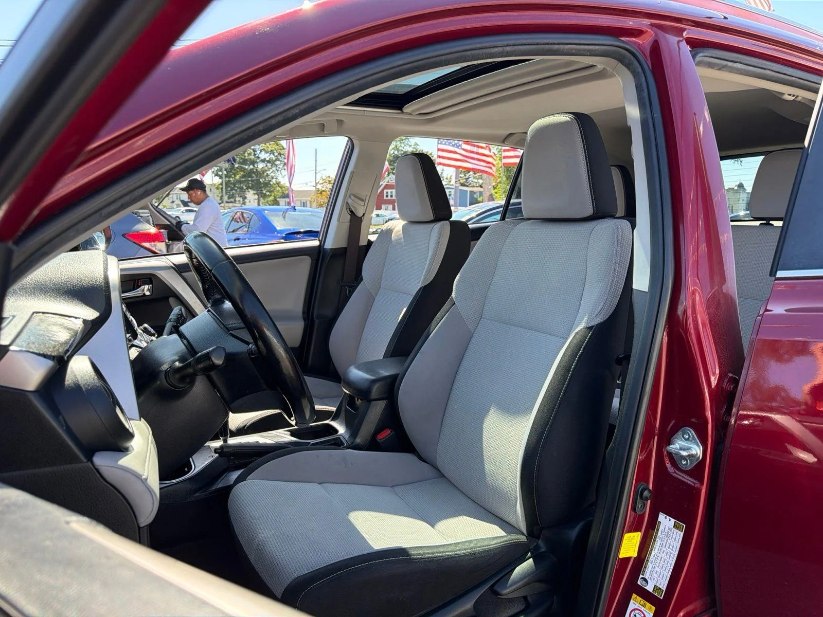 2018 Toyota RAV4 XLE - Photo 22