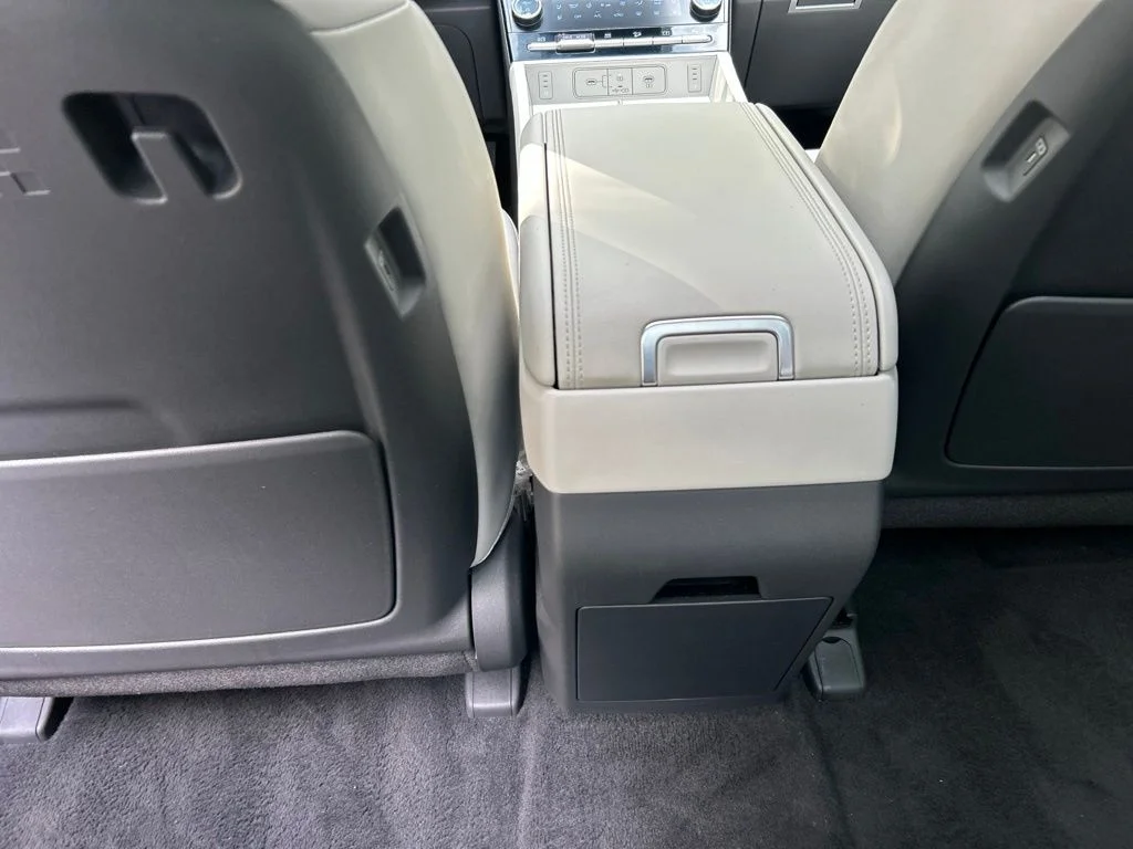 Used 2026 White Hyundai Calligraphy image 31