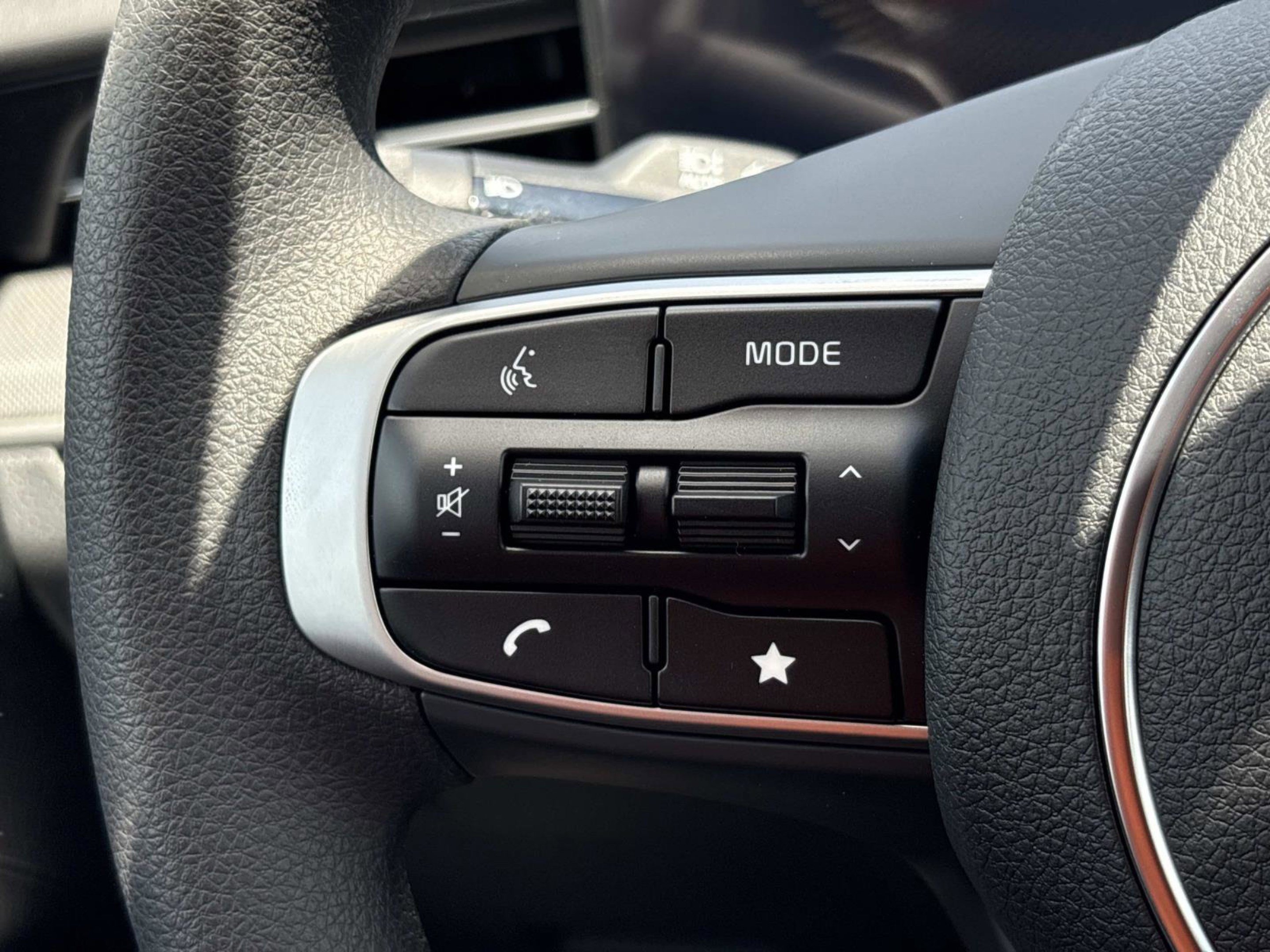 New 2026 Snow White Pearl Kia LXS FWD image 18