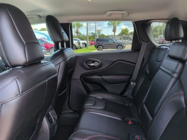 Used 2019 Granite Crystal Clearcoat Metallic Jeep Trailhawk image 14