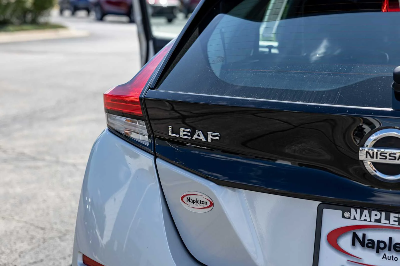 Used 2018 Silver Nissan SV image 31