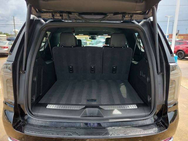2026 Chevrolet Suburban Premier - Photo 9