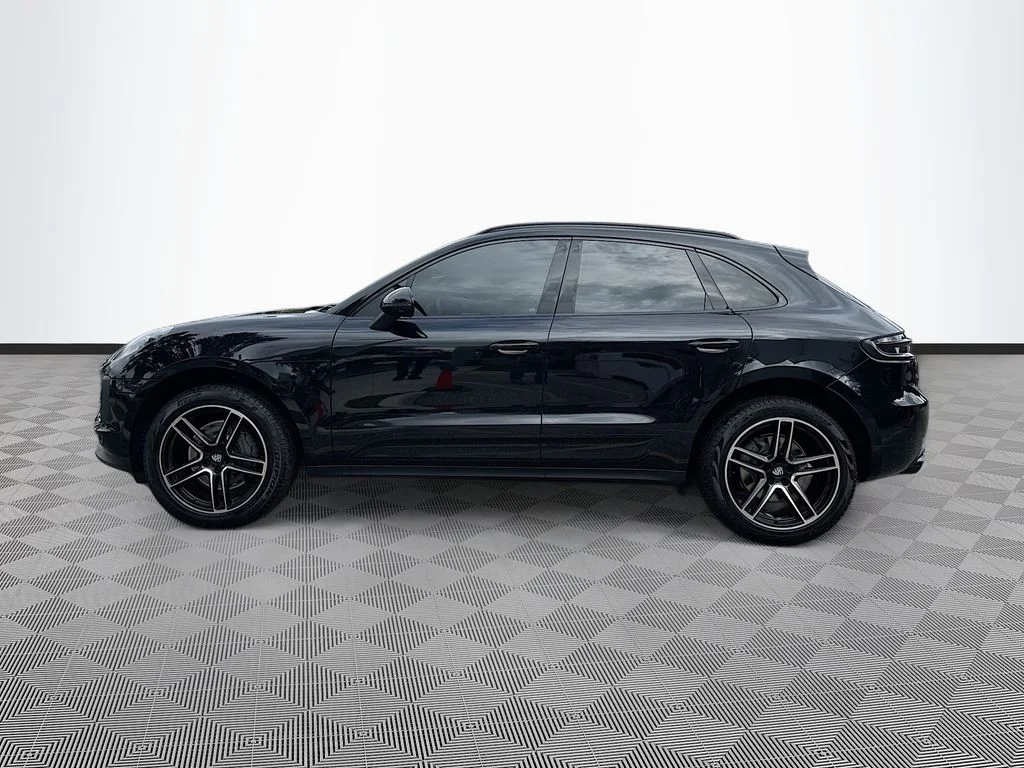 Used 2021  Porsche S image 9