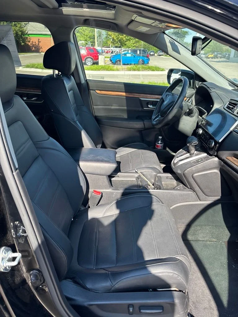 Used 2019 Crystal Black Pearl Honda EX-L image 6
