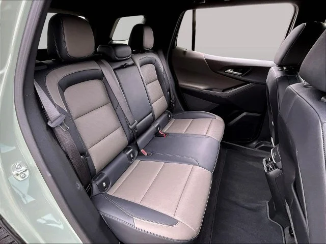 Used 2025 Green Chevrolet LT image 27