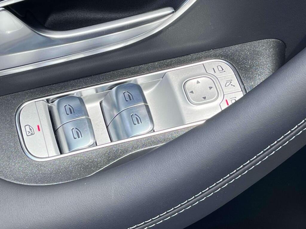 New 2026 Polar White Mercedes-Benz AMG® GLE 53 image 35