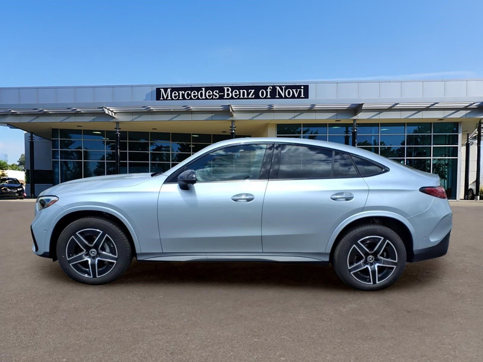 Certified Used 2025  Mercedes-Benz GLC 300 Coupe image 2