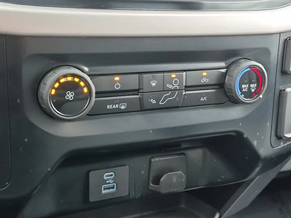 Certified Used 2023 Oxford White Ford XLT image 14