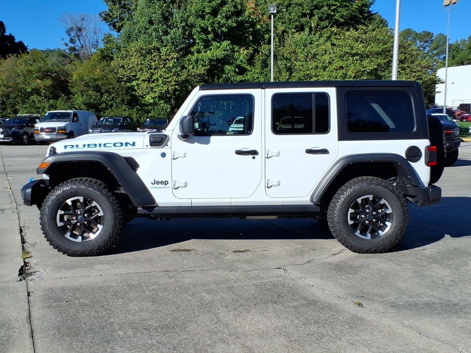 Used 2024 Bright White Clearcoat Jeep Rubicon image 3