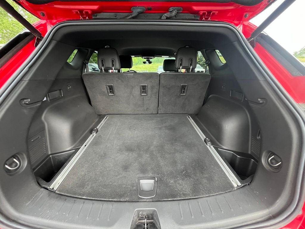 Used 2019 Red Chevrolet RS image 28