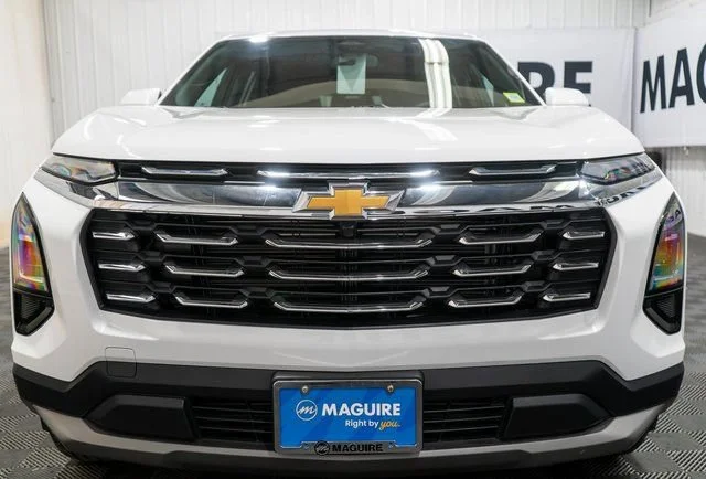 New 2027 Summit White Chevrolet LT image 3