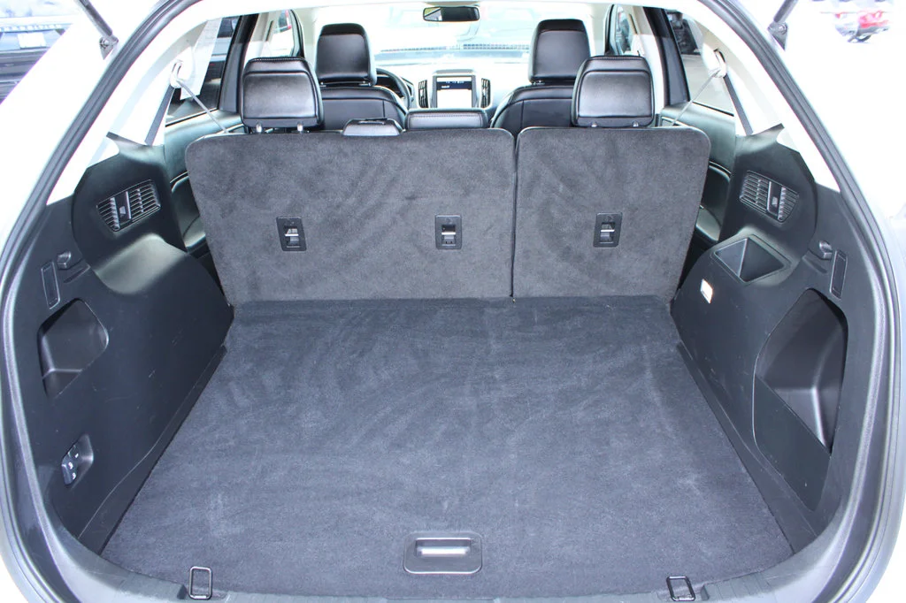 Certified Used 2024 Oxford White Ford SEL image 12