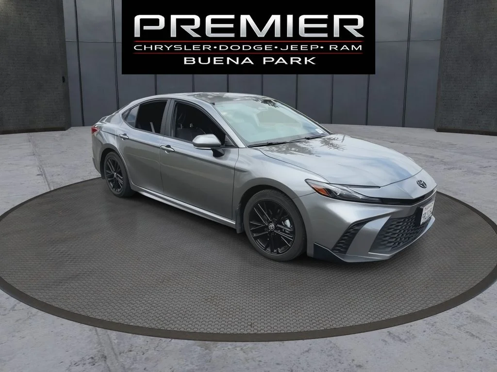 Used 2025  Toyota SE image 2