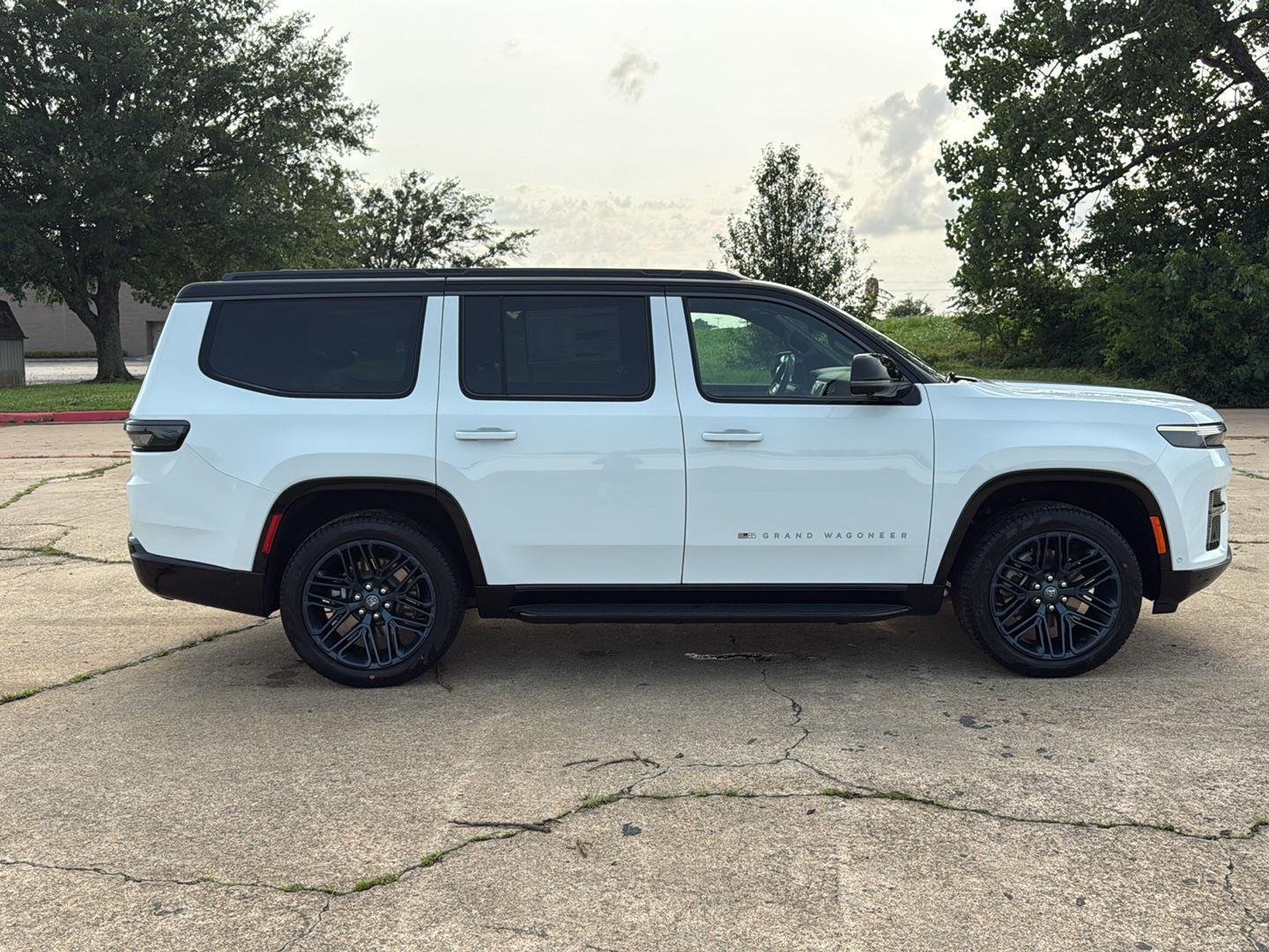 New 2026 Bright White Clear-Coat Exterior Paint Jeep 85th Anniversary image 8