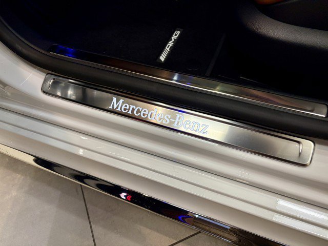 New 2026 MANUFAKTUR Moonlight White Metallic Mercedes-Benz 4MATIC® image 35