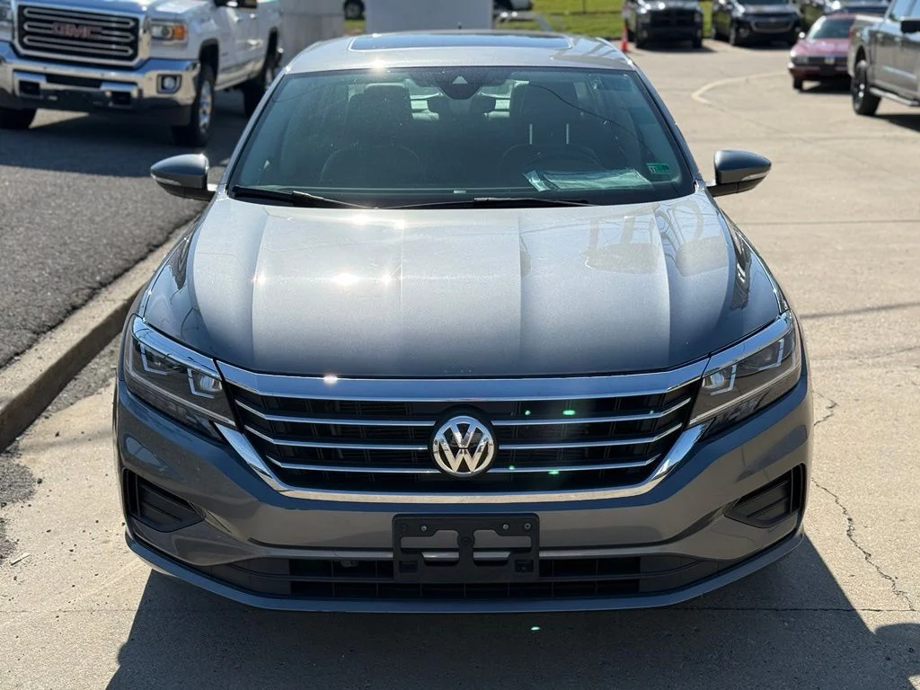 Used 2021 Gray Volkswagen 2.0T SE image 3