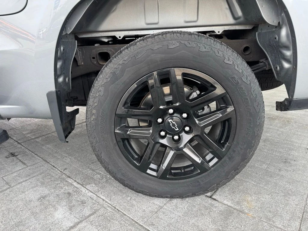 Used 2023 Gray Chevrolet Custom image 4
