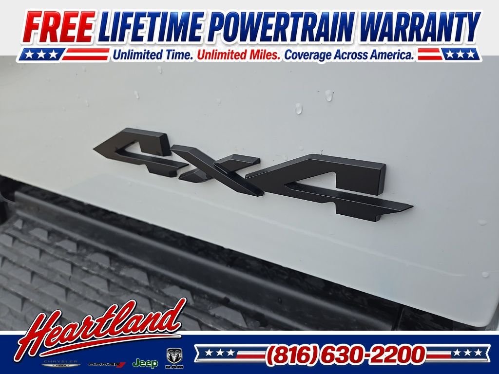 New 2026 Bright White Clear-Coat Exterior Paint RAM Big Horn image 27