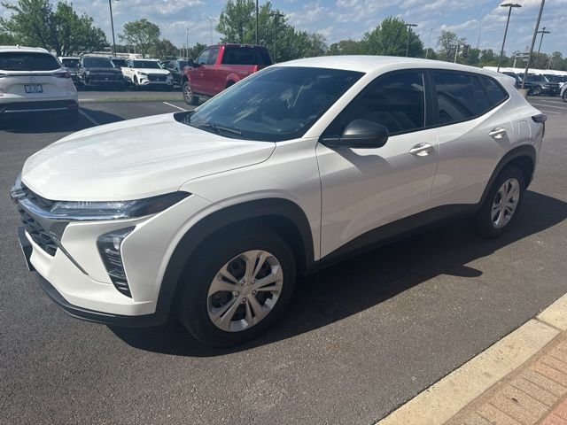 2024 Chevrolet Trax LS's photo