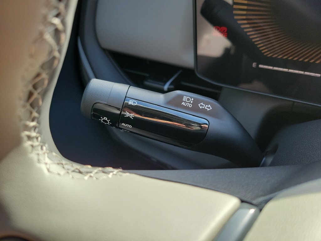 New 2027 Pale Gray Kia EX image 29