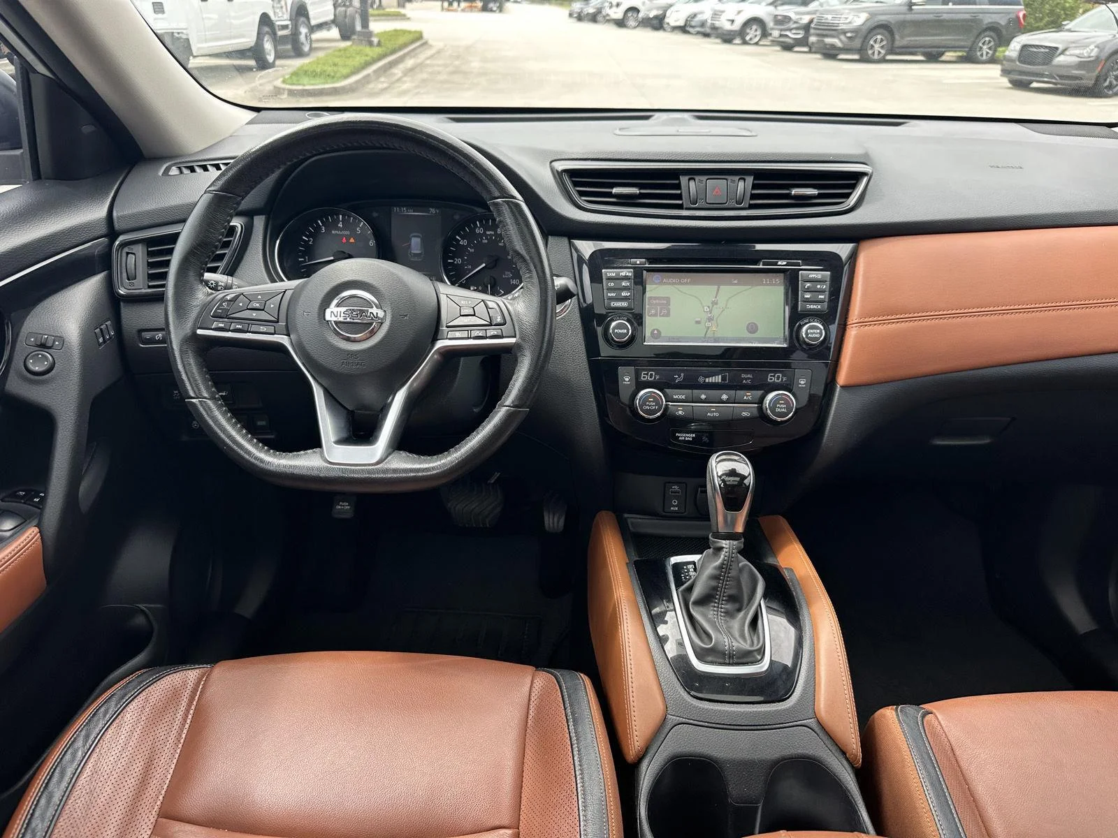 Used 2017 Brilliant Silver Nissan SL image 12