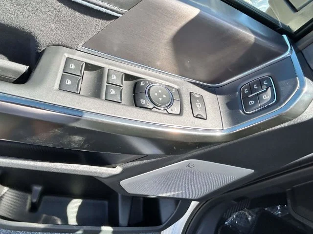 New 2027 White Ford Platinum image 13