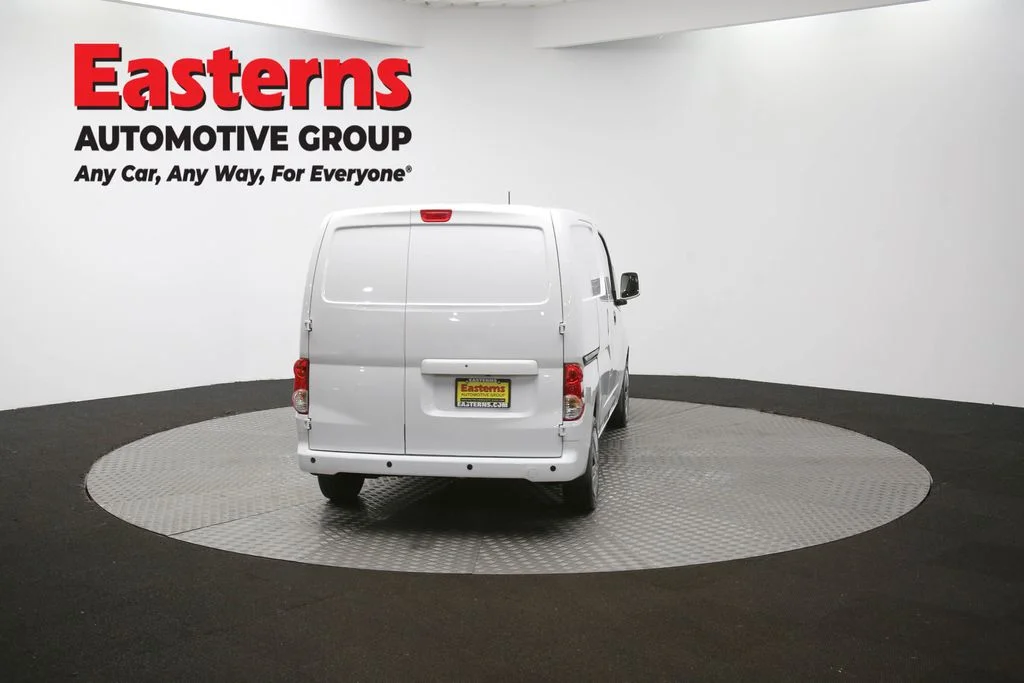 Used 2021 White Nissan SV image 37
