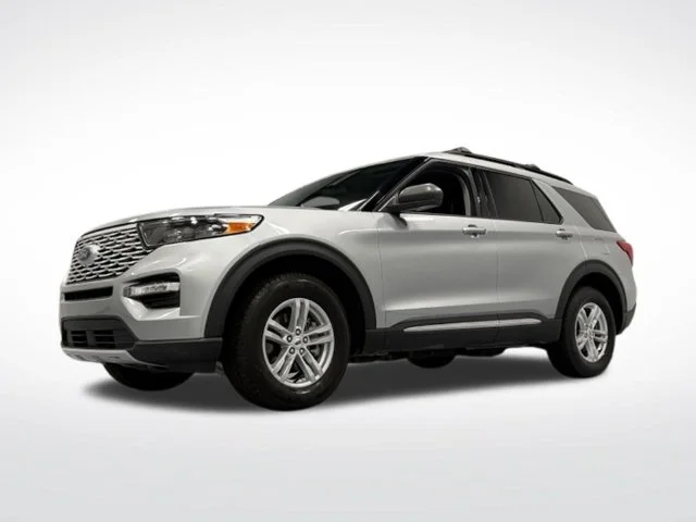 Used 2024 Silver Ford XLT image 4