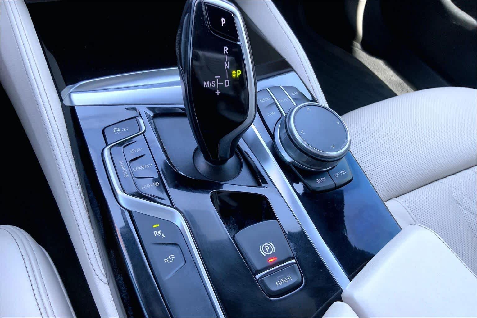 Used 2019 Black Sapphire Metallic BMW M550i xDrive image 28