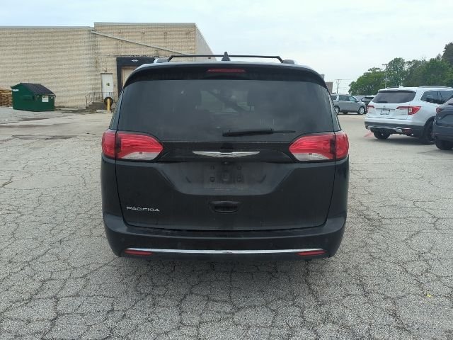 Used 2017 Brilliant Black Crystal Pearlcoat Chrysler Touring L Plus image 3