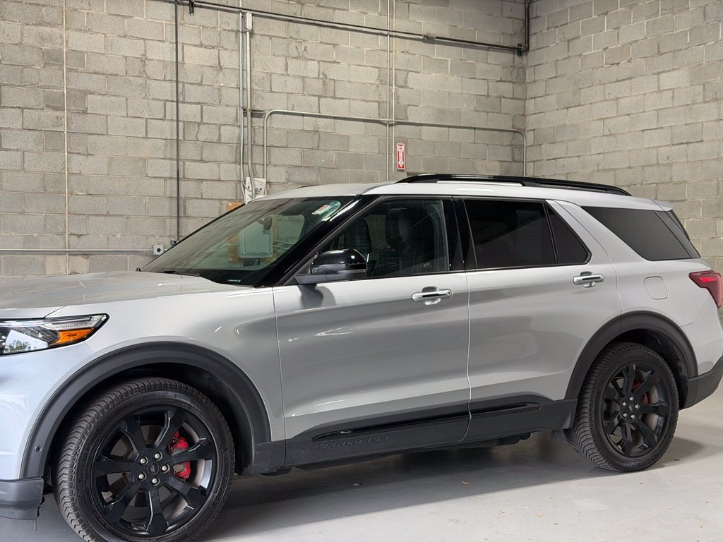 Used 2020 Silver Ford ST image 2