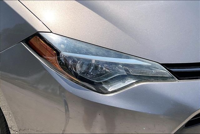 Used 2018 Gray Toyota LE image 27