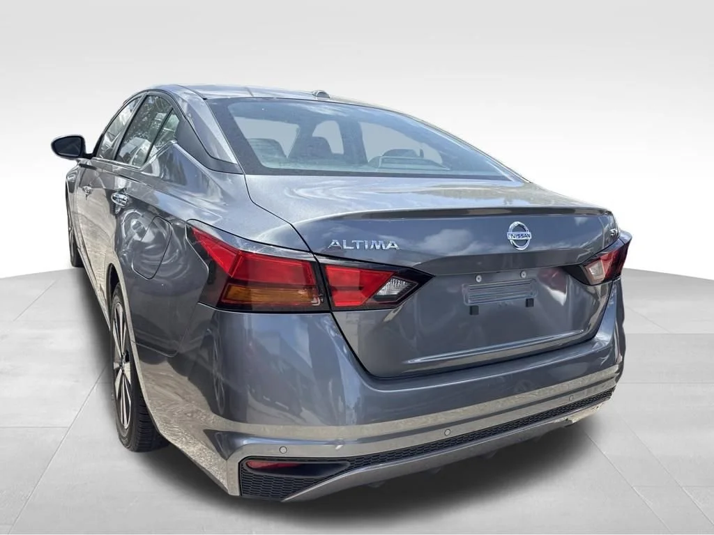 Used 2022 Gray Nissan 2.5 SV image 14
